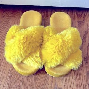 NWOT Shevalues Faux Fur Yellow Slippers House ARCH Support Shoes | Size 5.5 (37)